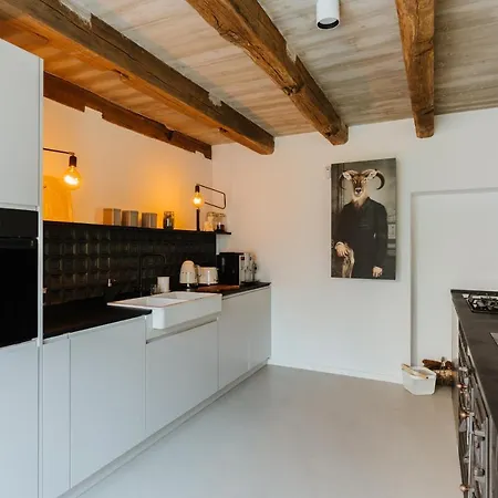 Lisa - With Swimming Pool And Huge Garden *