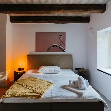 Lisa - With Swimming Pool And Huge Garden *