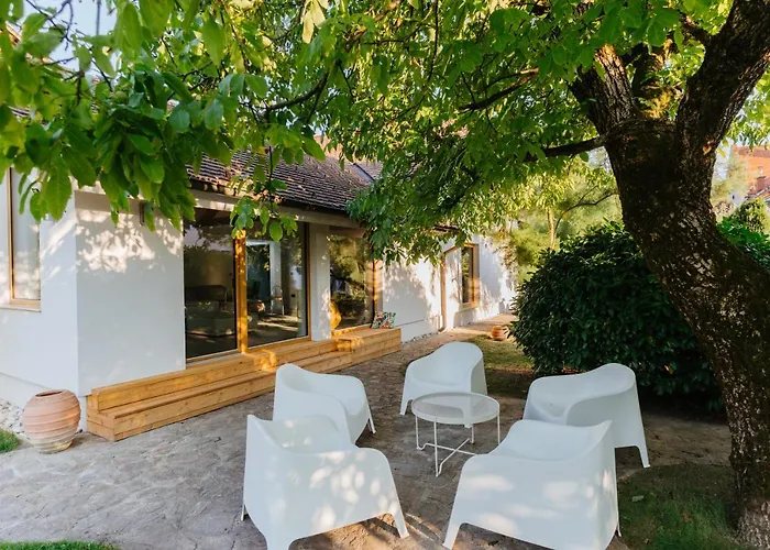 Lisa - With Swimming Pool And Huge Garden ヴィラ モジリェ