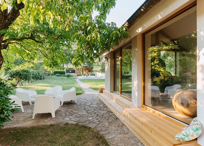 Lisa - With Swimming Pool And Huge Garden Willa *