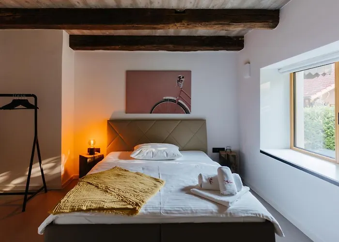 Lisa - With Swimming Pool And Huge Garden *