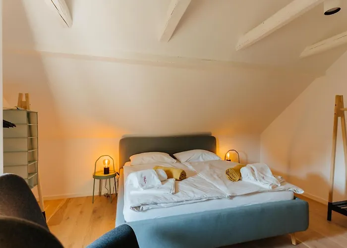 Lisa - With Swimming Pool And Huge Garden